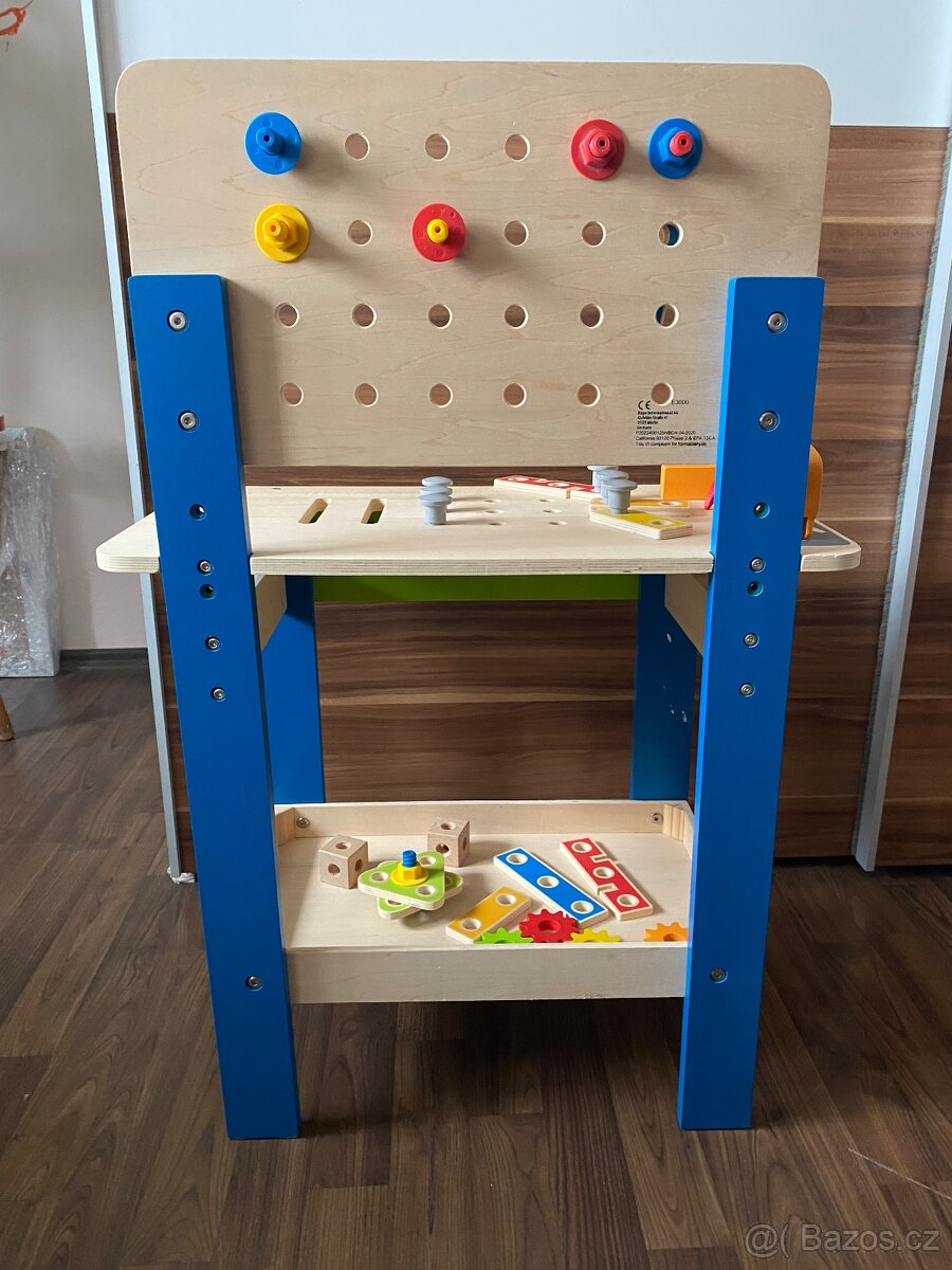 Dřevěný ponk s nářadím - 4