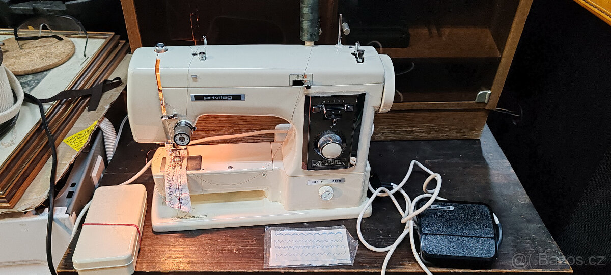 Vintage šicí stroj PRIVILEG 470 - 4