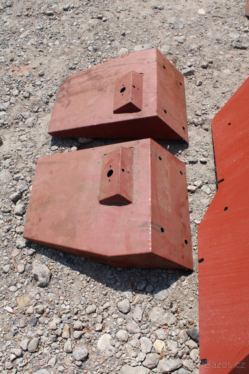 Zetor 7011 7211 7711 zadní blatníky kompletní Čssr výroba - 4