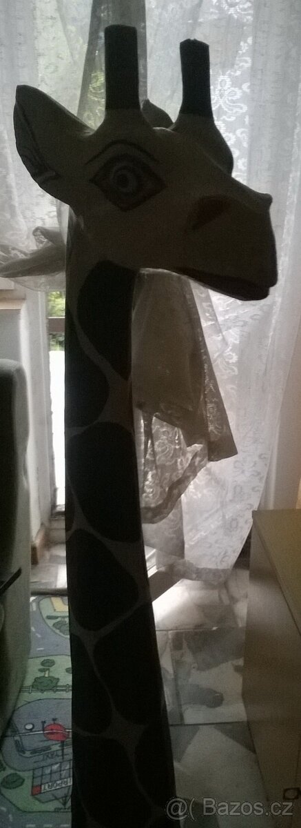 soška žirafy dřevěná - 4