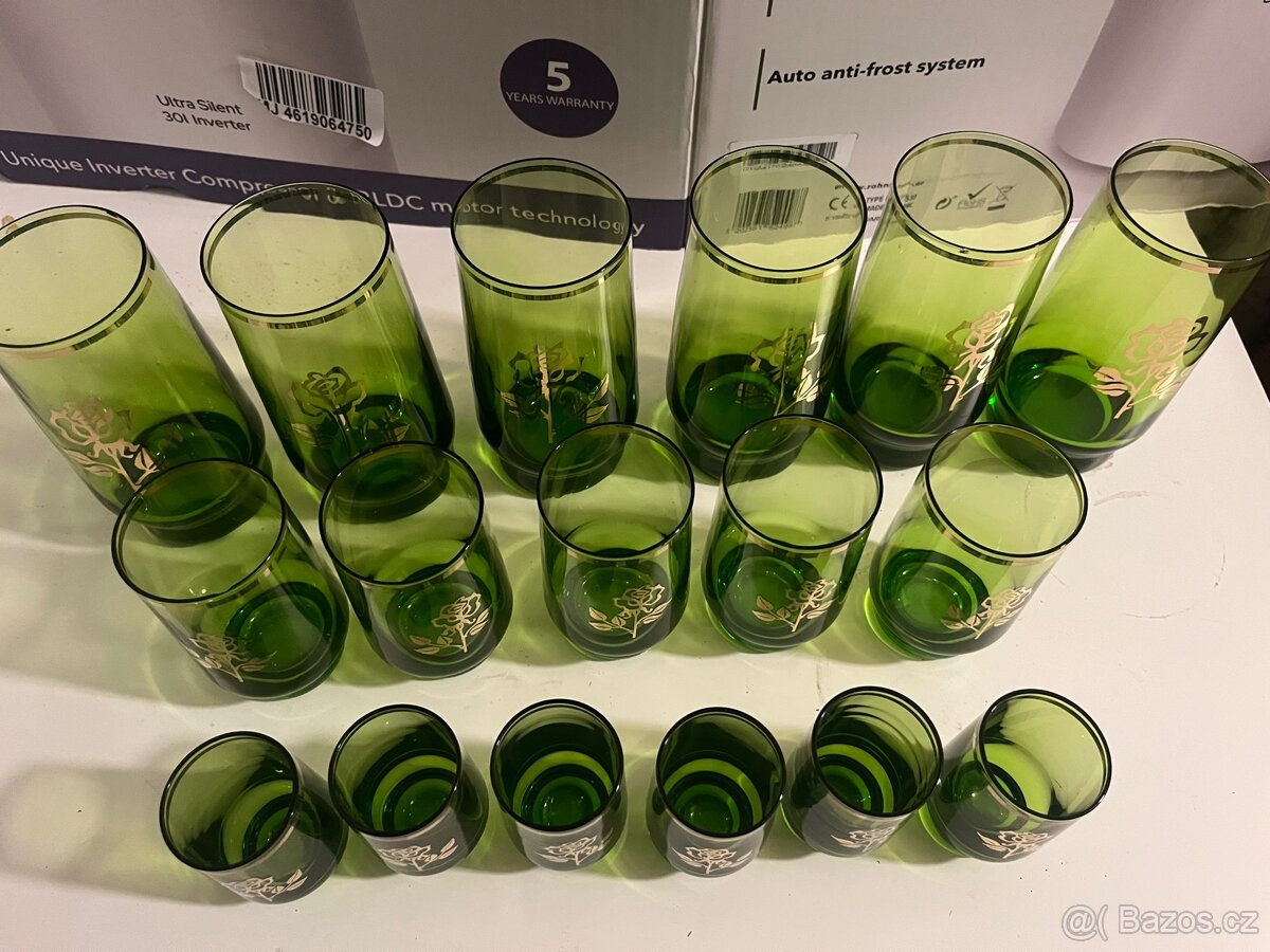 Zelene, cerne sklo a svicen - 4