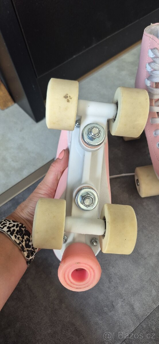 Kolečkové brusle na bruslení QUAD - 4