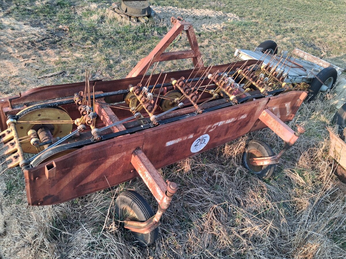 Prodám Obraceč shrabovač sena Ton - 4