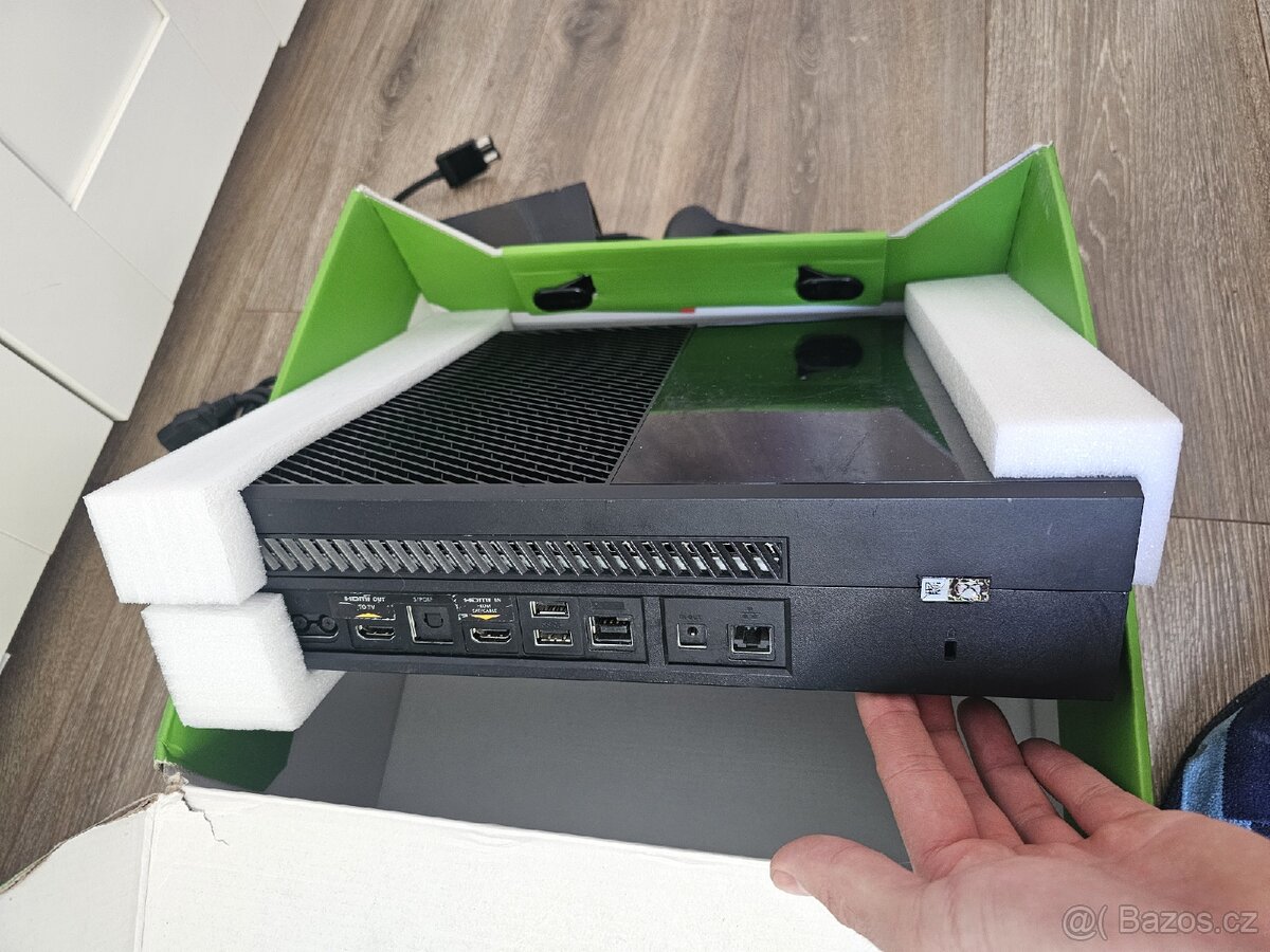 Xbox one 1000GB originální krabice - 4