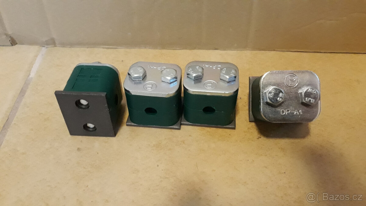 Objímka dvoušroubová M20 mm průměr - 4