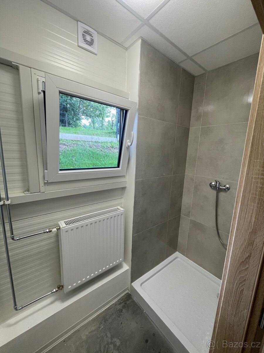 Hala včetně administrativy. - 4