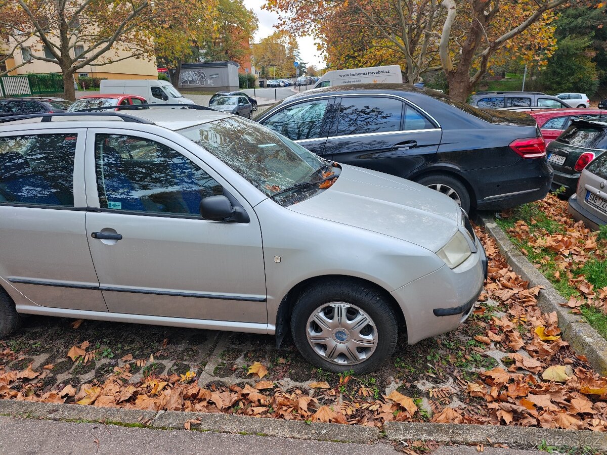 ŠKODA FABIA COMBI STŘÍBRNÁ - 4