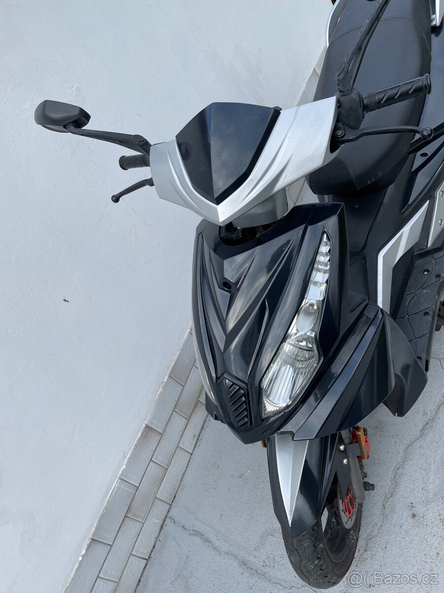 Skútr MAXON ARDOUR 125 - 4