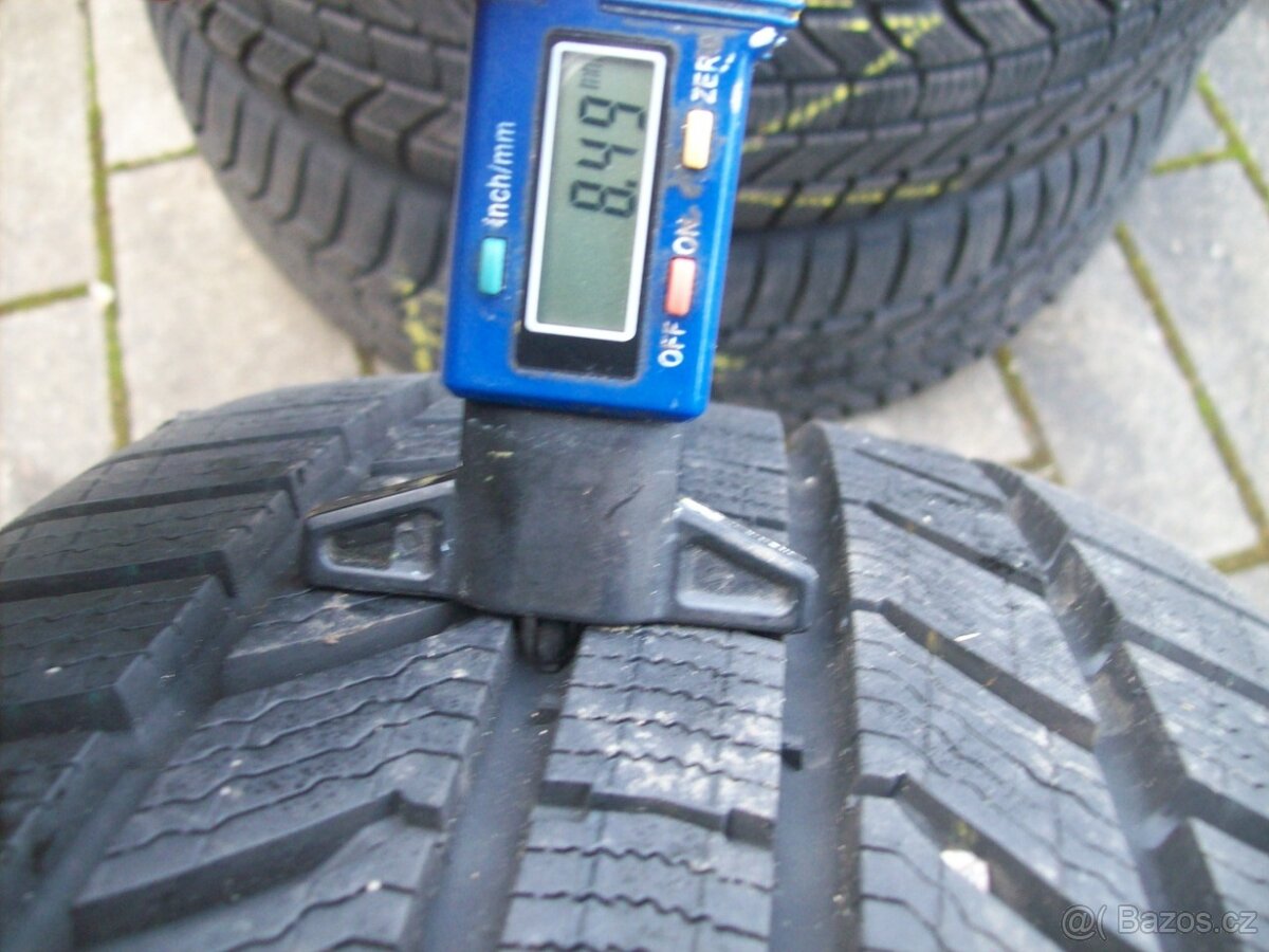 zimní Continental 235.45.20 100V XL 95% - 4