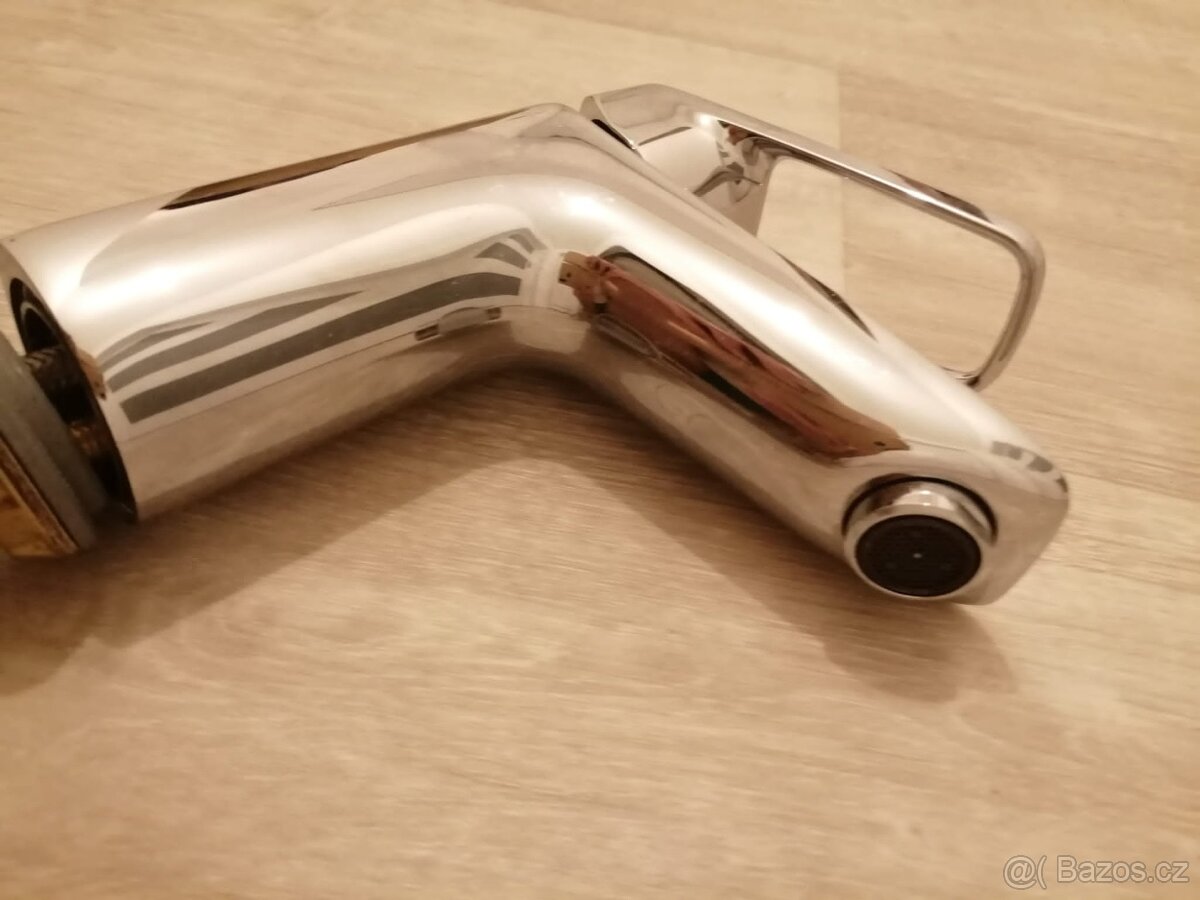 SLEVA UMYVADLOVÁ BATERIE HANSGROHE - 4