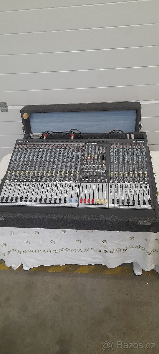 Mixážní pult ALLEN & HEATH GL2400 - 4