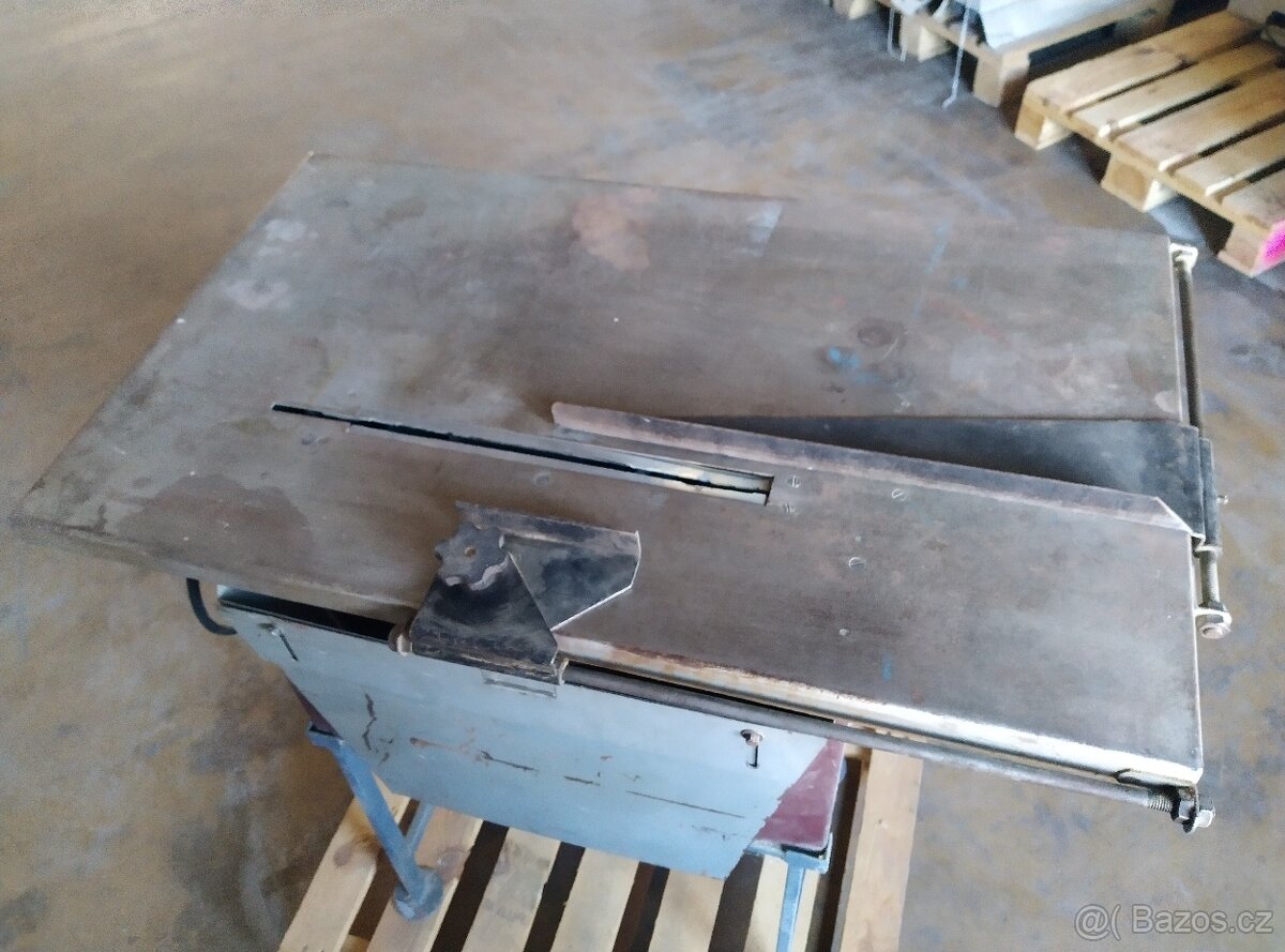 Formátovací pila UP300 - 4