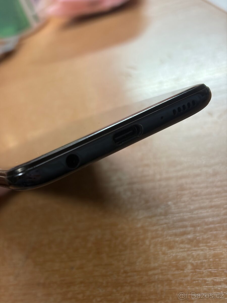 Samsung Galaxy A40 64 GB - 4