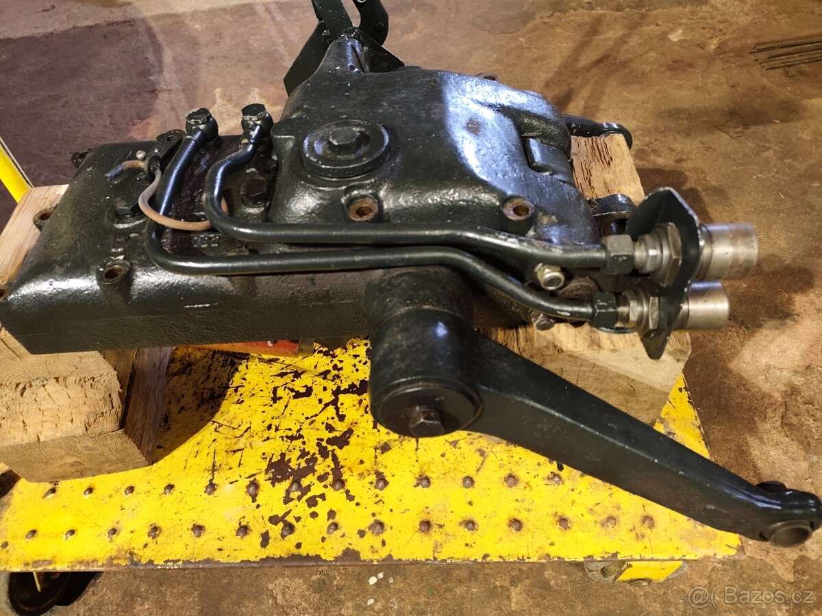 Víko hydrauliky 7011 - 4