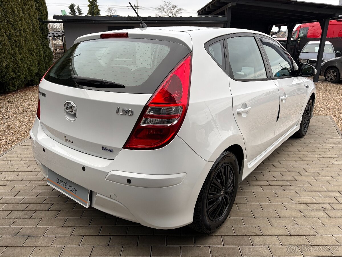 Hyundai i30 1.4i 80KW Blue Drive, Senzory, Výhřev, Tempomat - 4