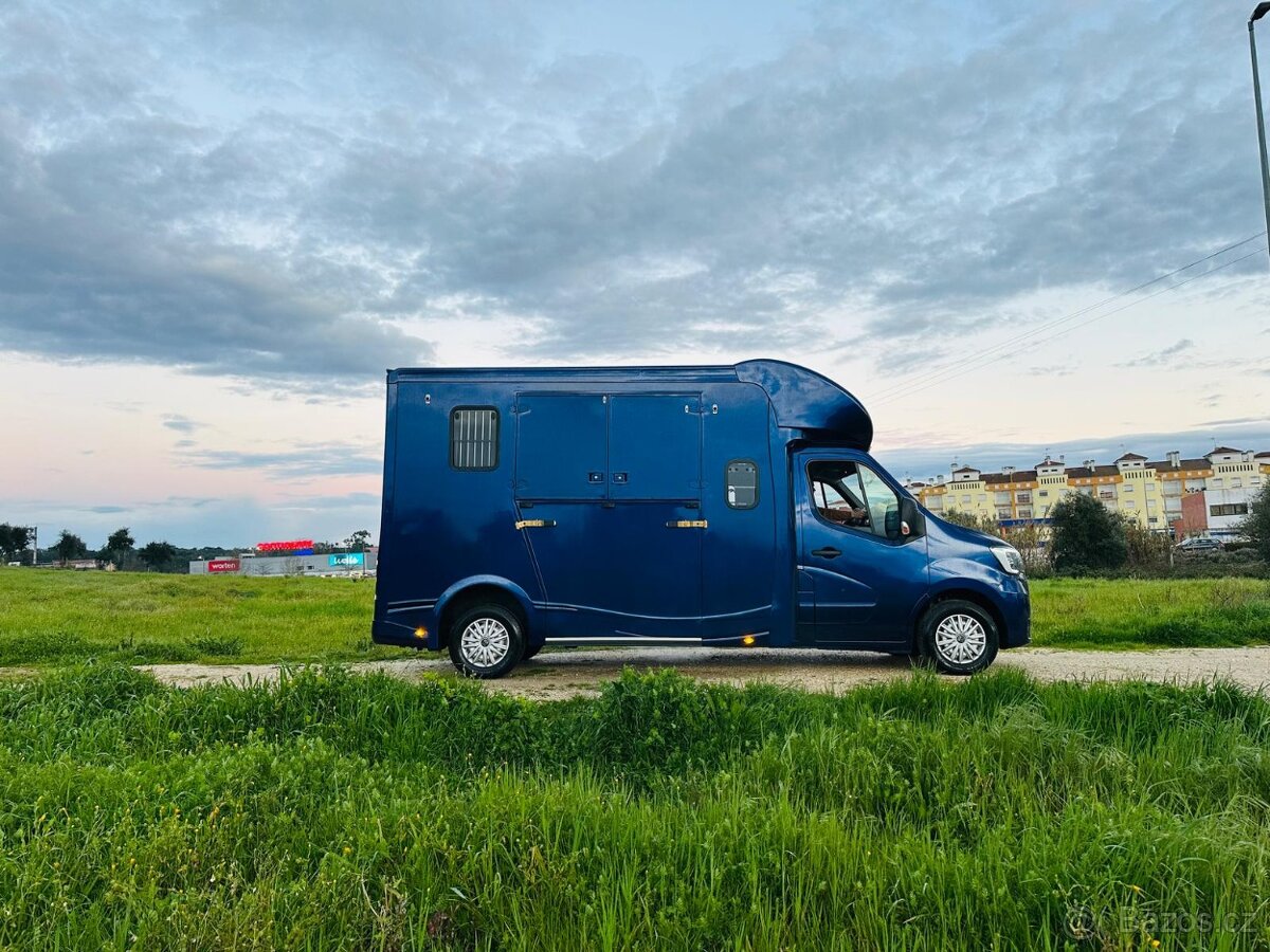 Přepravník na koně Renault ATM 5-místný / Automat - 4