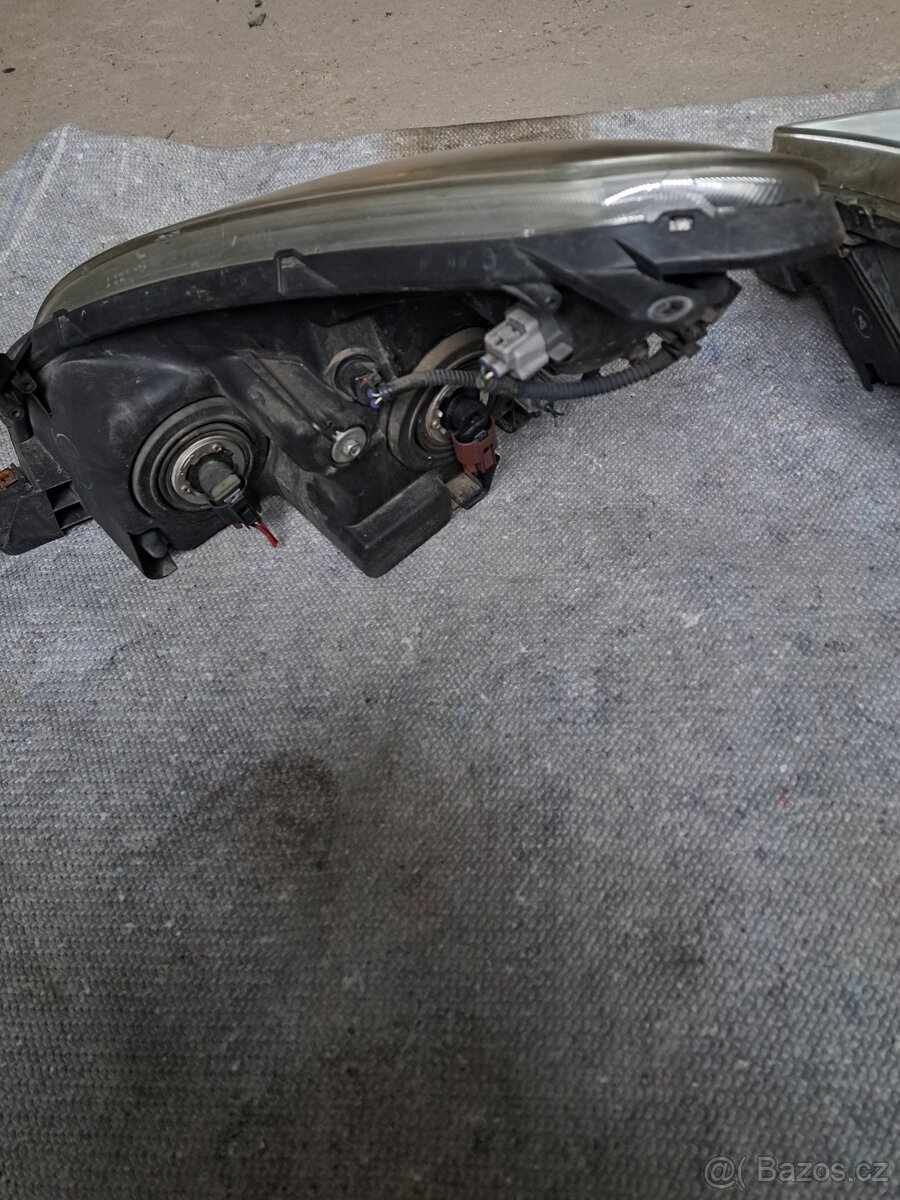 Toyota Corolla Verso originál přední, zadní světla - 4