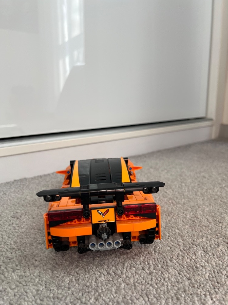 LEGO TECHNIC CHEVROLET CORVETTE - 4