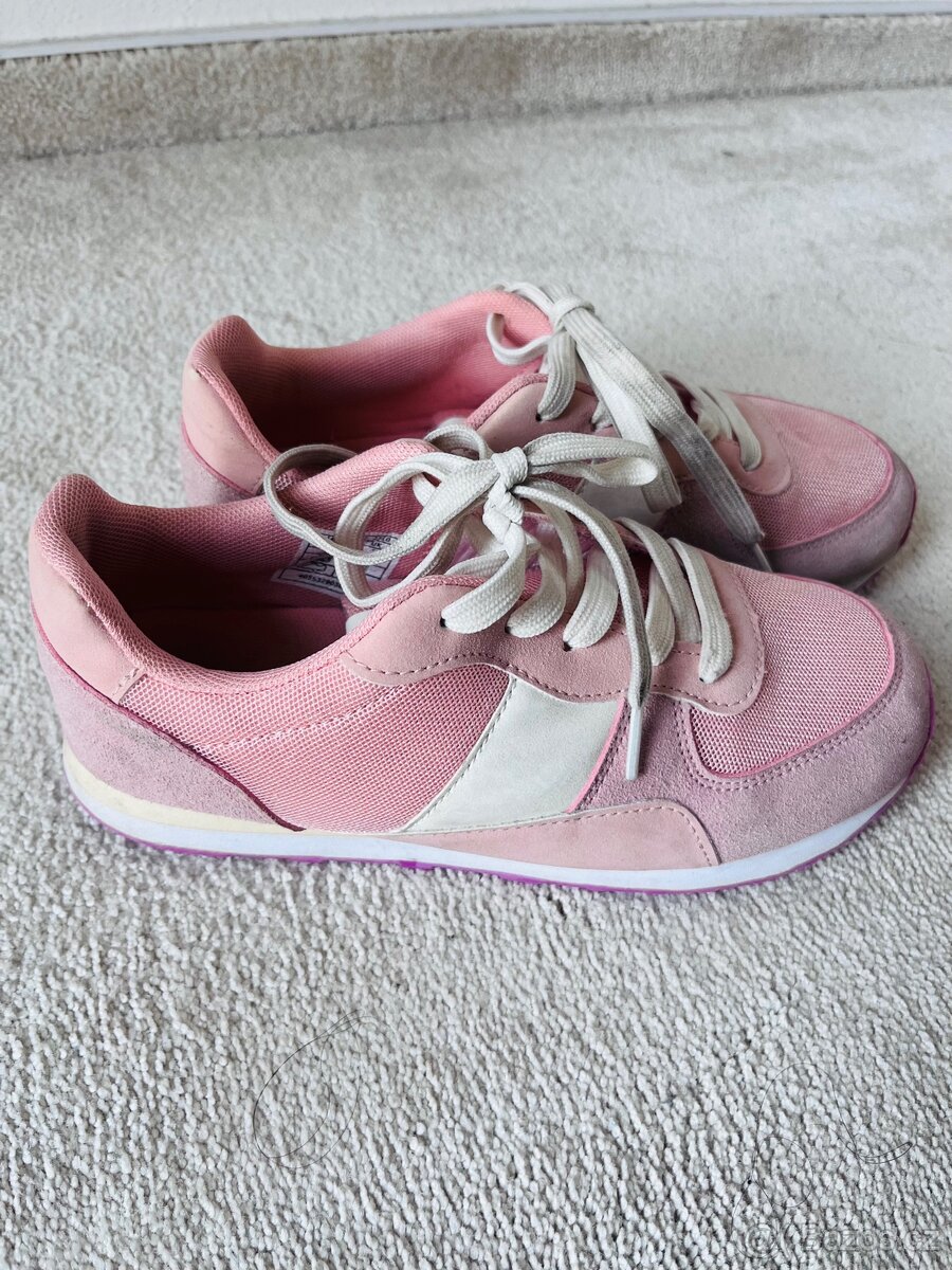 Balíček oblečení pro holčičku 8–10 let - 4