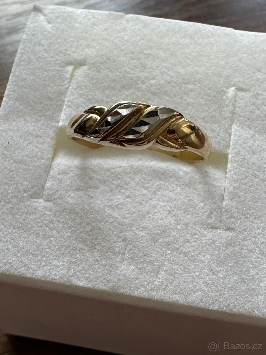 Zlatý prstýnek - 4