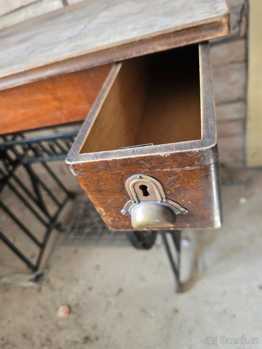 LADA 77 Šlapací šicí stroj - 4