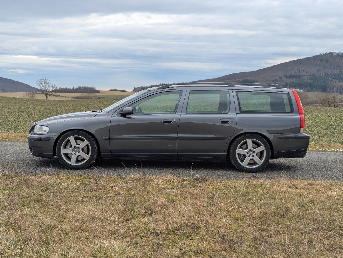 Volvo V70R 2004 Manuál - 4