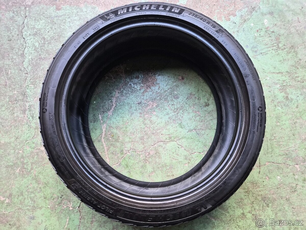 Pár zimních pneu Michelin Pilot Alpin 5 235/40 R19 XL - 4