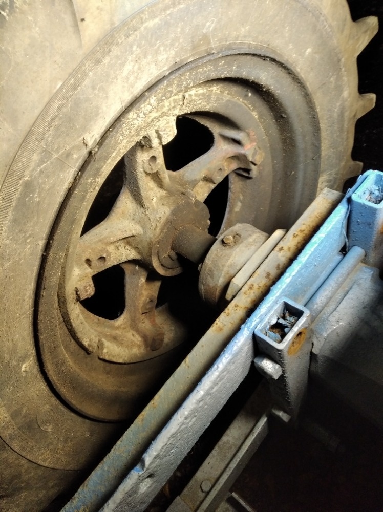 Prodám kulatou převodovku na ZETOR25N - 4