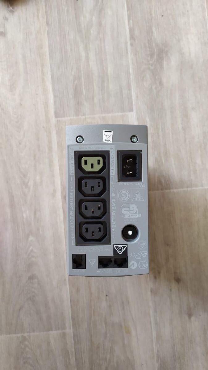 Záložní zdroj a ochrana APC Back UPS CS 500VA - 4