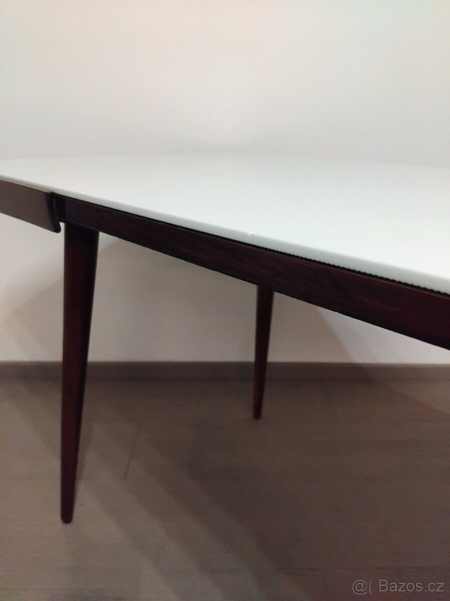 Konferenční stolek Jiroutek - 4