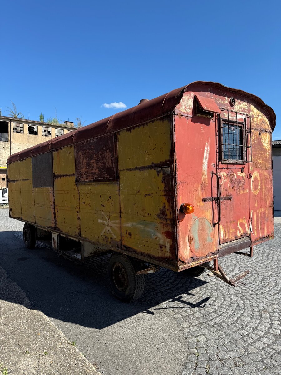 Maringotka vhodná k rekonstrukci - 4