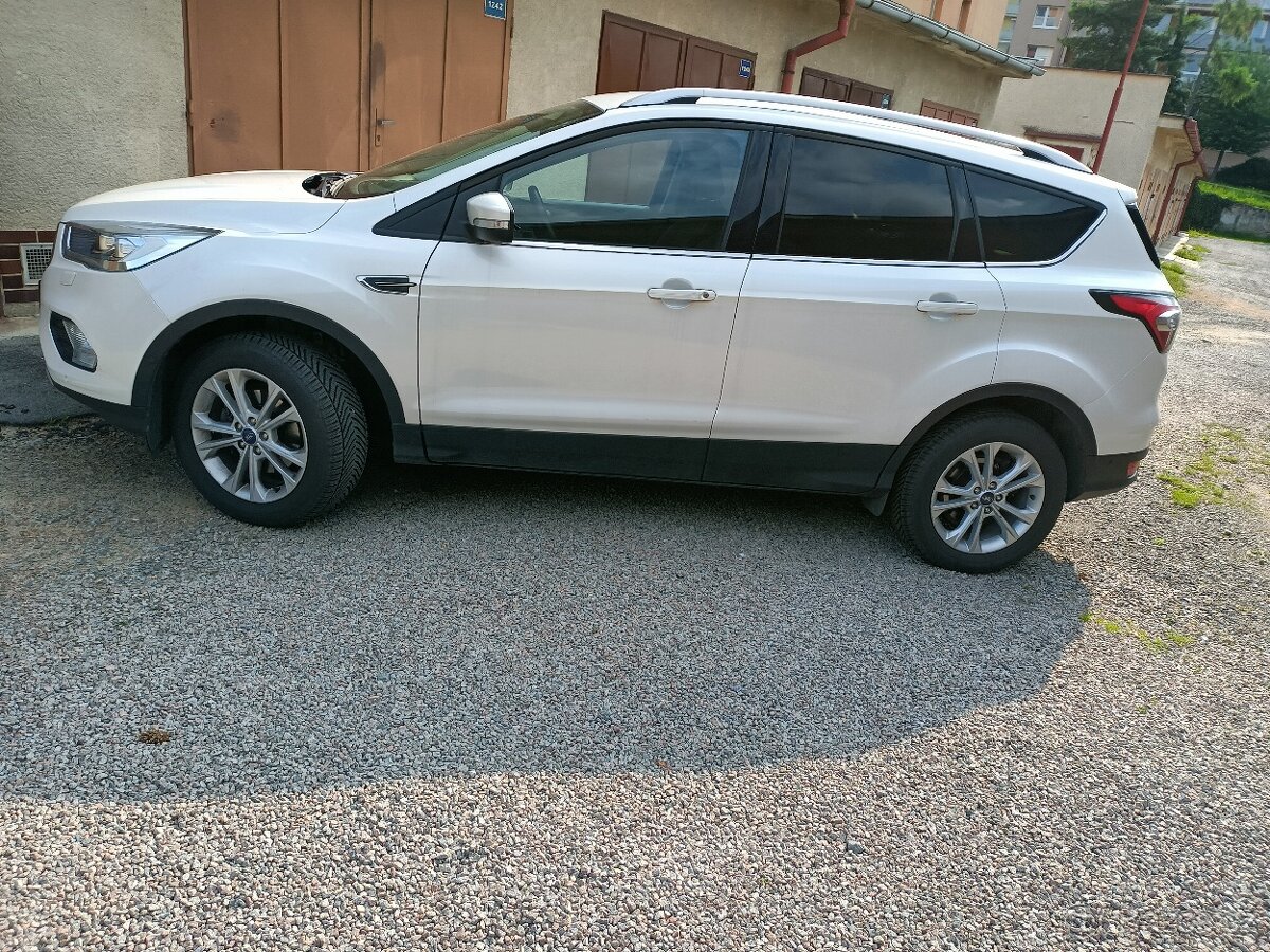 Ford Kuga - 4