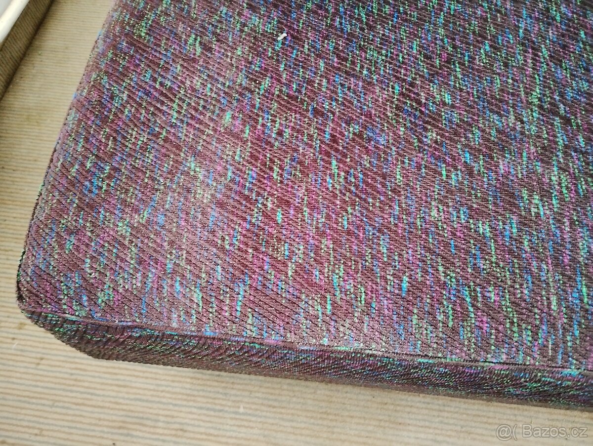 Čalouněná postel - 4