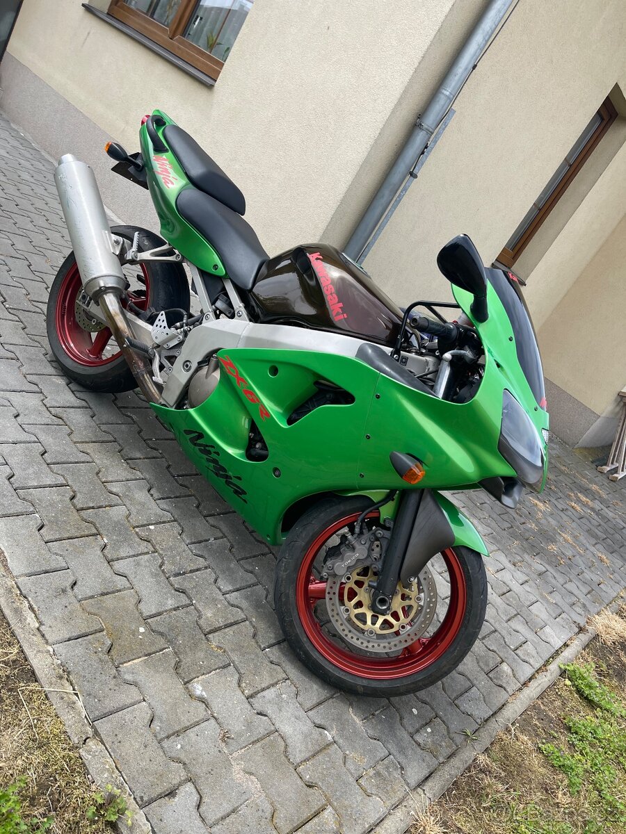 Kawasaki ninja ZX6R - 4