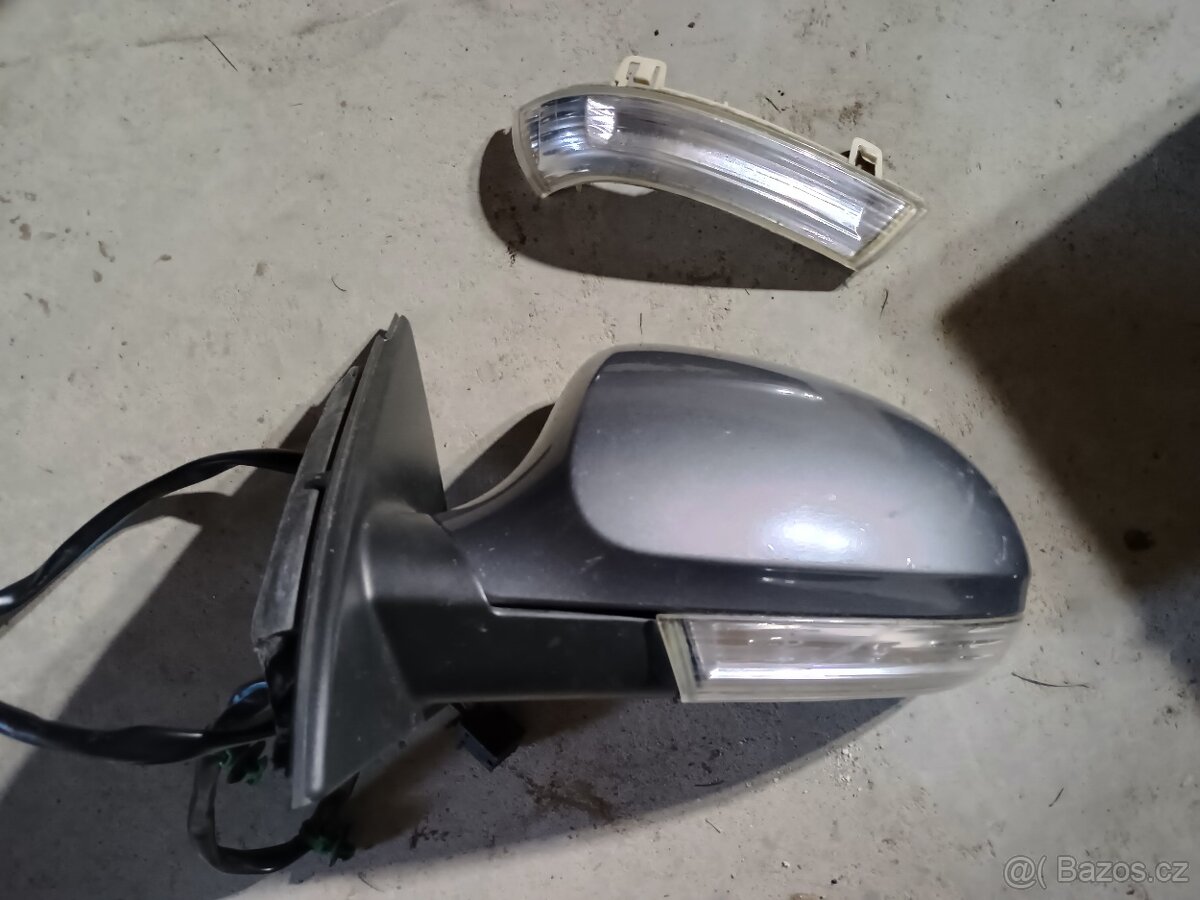 VW Golf 5 zadní nárazník, zpětné zrcátko levé - 4