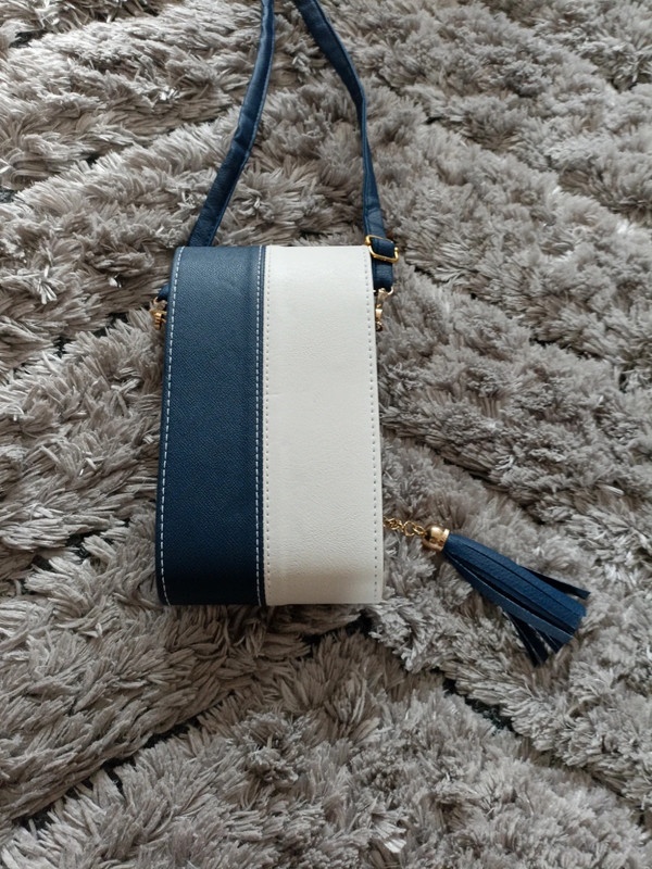 Mini kabelka na mobil a drobnosti - 4