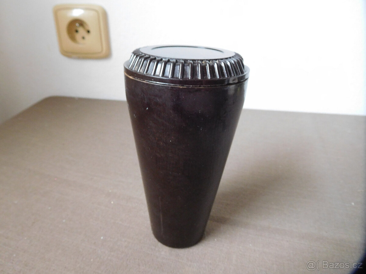BAKELITOVÉ POUZDRO NA ROZNĚTKU - 4