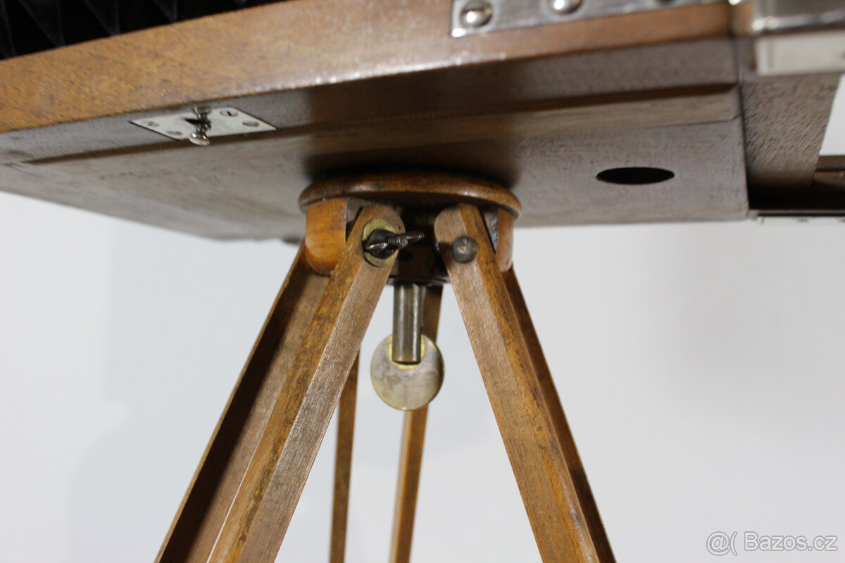 starožitný fotoaparát se statívem - 4