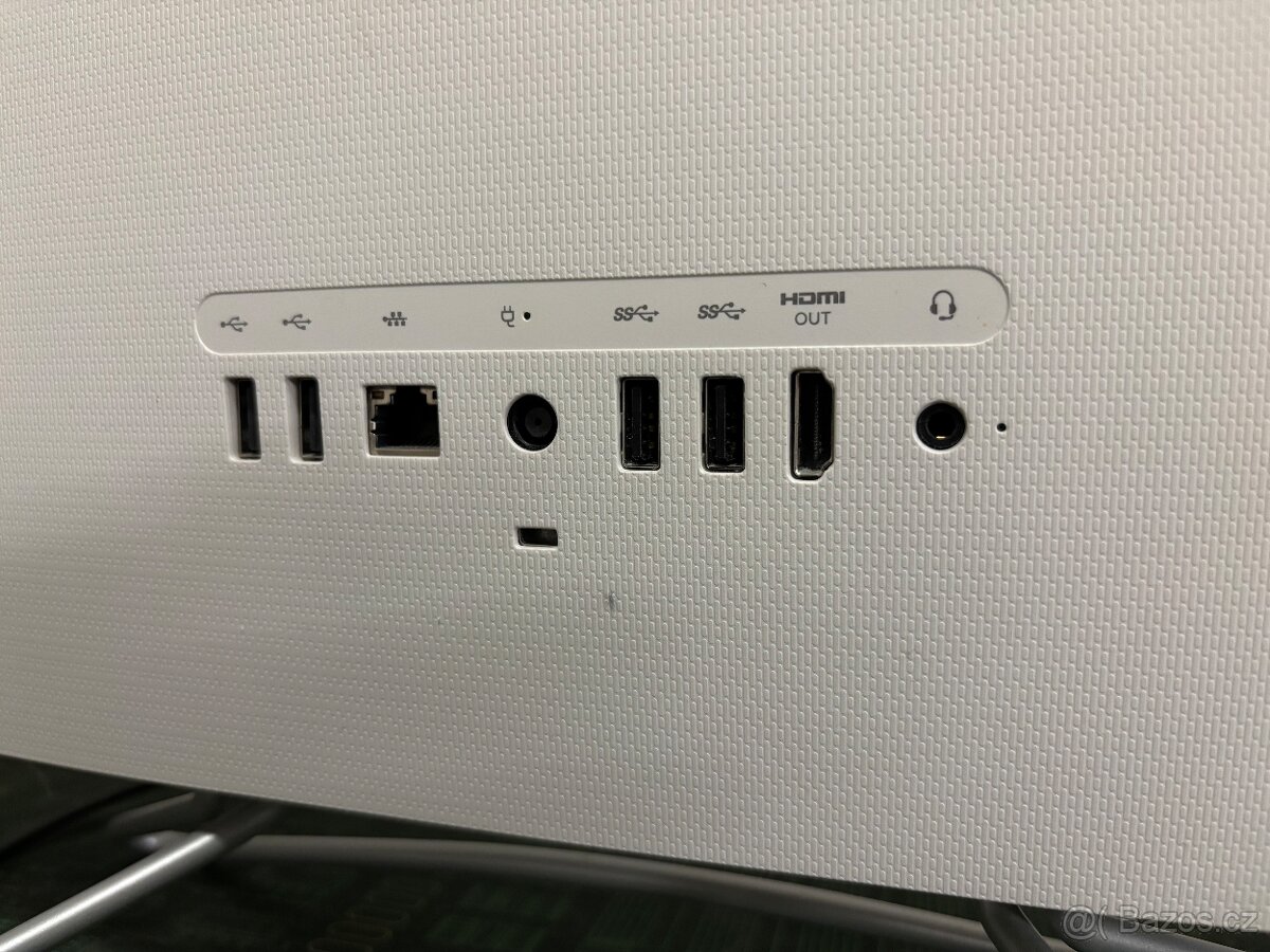 HP All-in-One 24” – 8 GB RAM, 500 GB SSD - 4