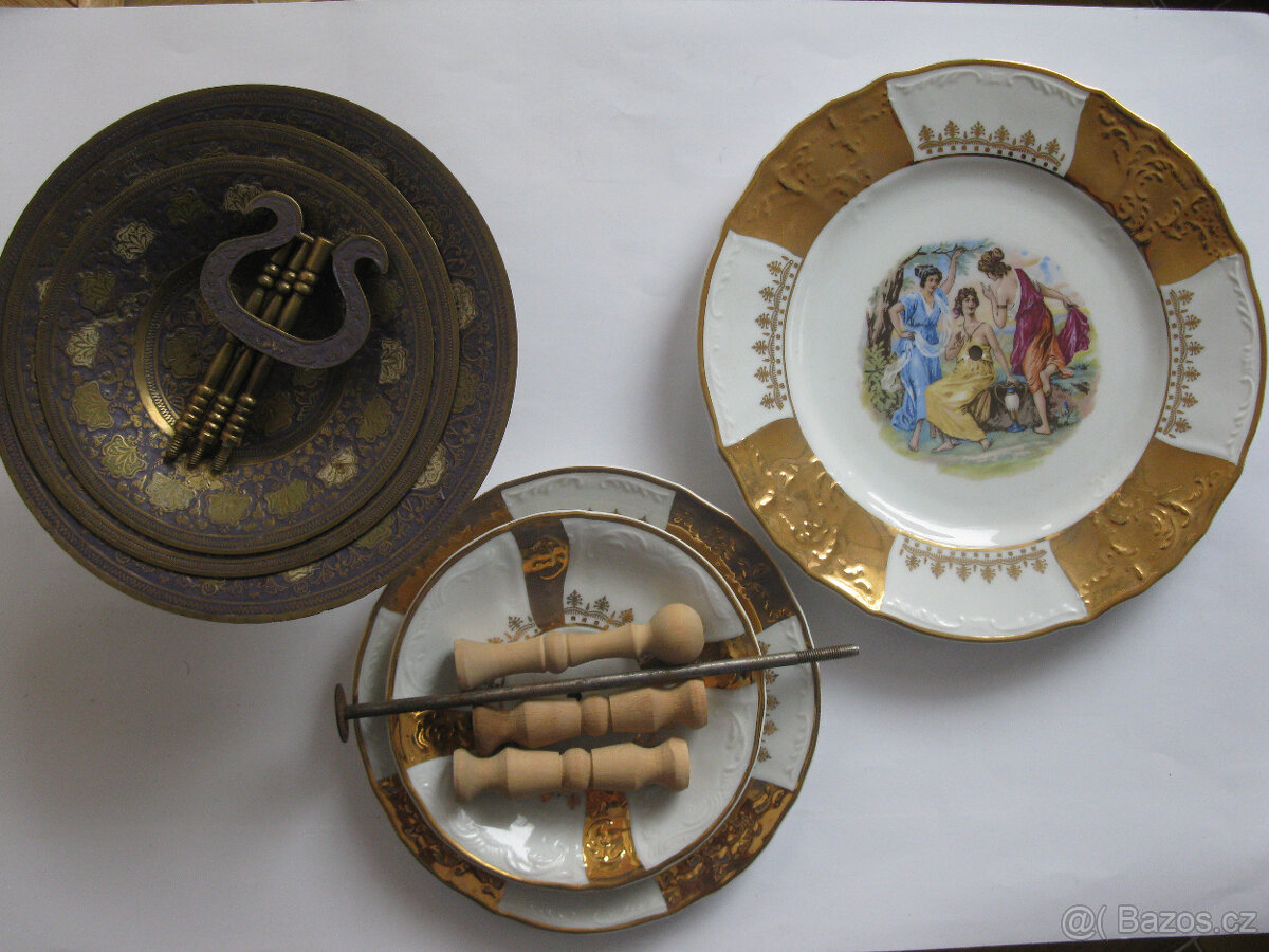 Na chalupu Čajová souprava, 2 x etažer,talíře tří grácie,kon - 4