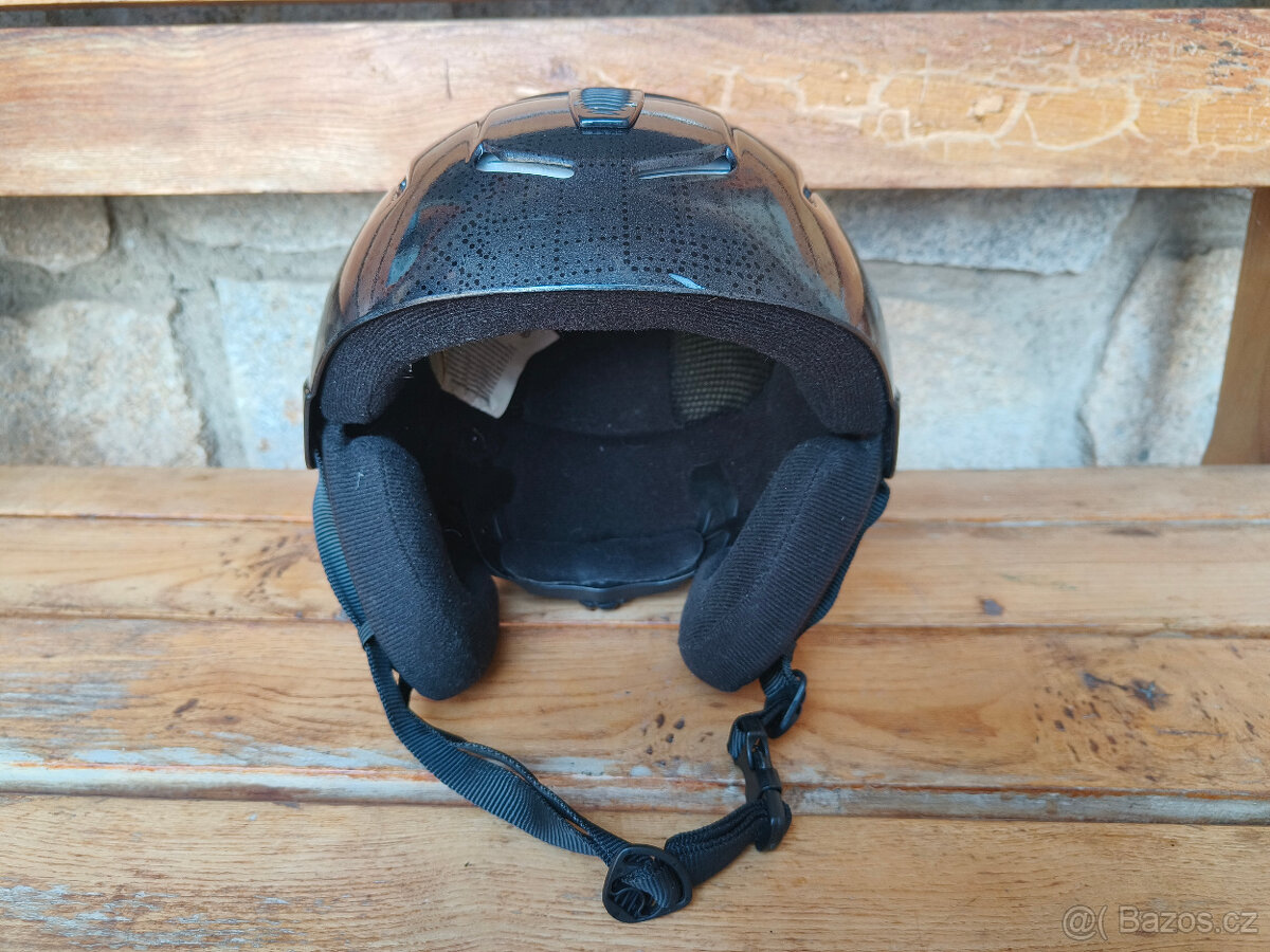 Prodám velmi zachovalou lyžařskou soupravu použitou tak 4x - 4