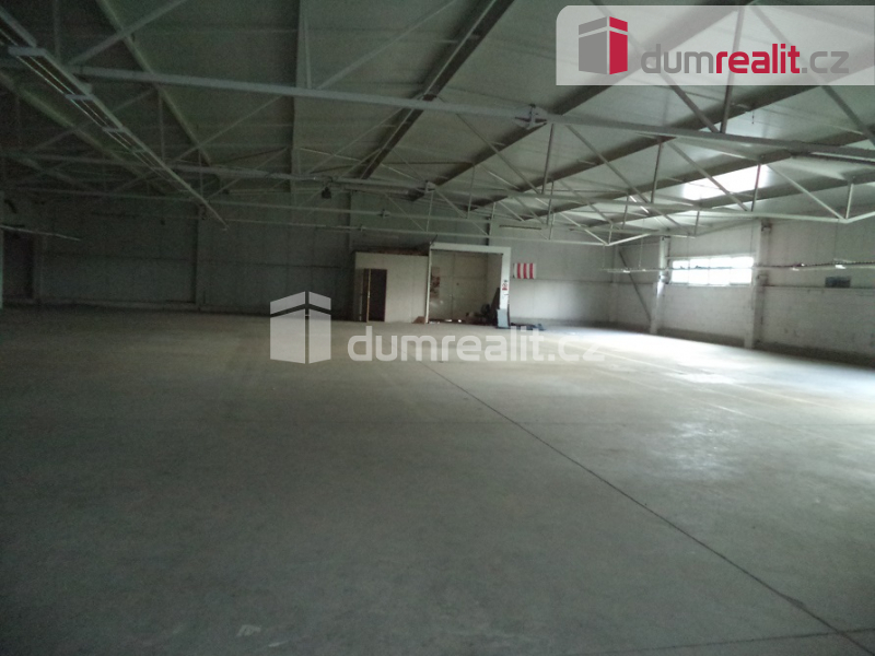 Pronájem haly ke komerčnímu využití o velikosti 940 m2 - 4