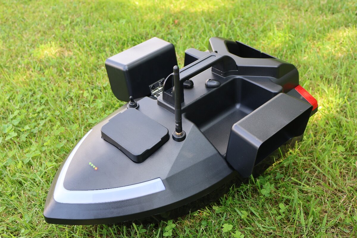 Nová zakrmovací loď s GPS, ČESKÝ NÁVOD, SILNÁ BATERIE - 4