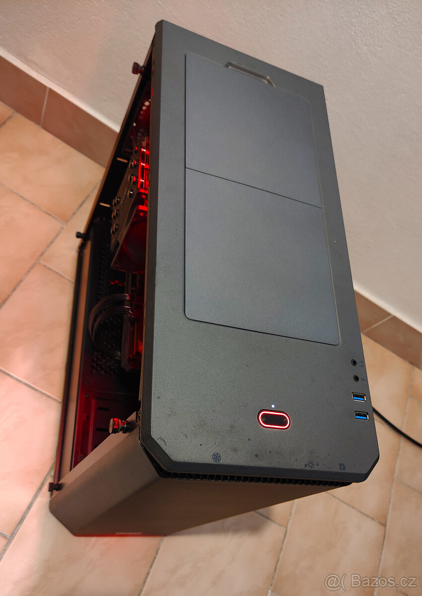 Herní počítač s RX 5700 XT AORUS, i7 8700K Vodní chlaz, Z390 - 4