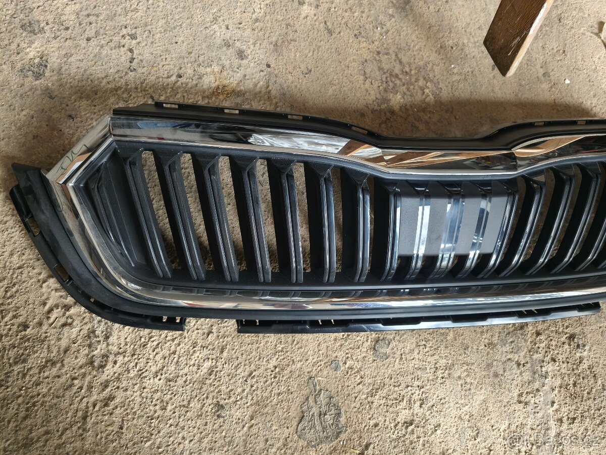 Škoda Octavia 4 maska chrom - 4
