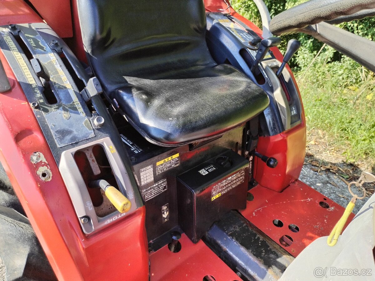 Mitsubishi MT 220 - 4