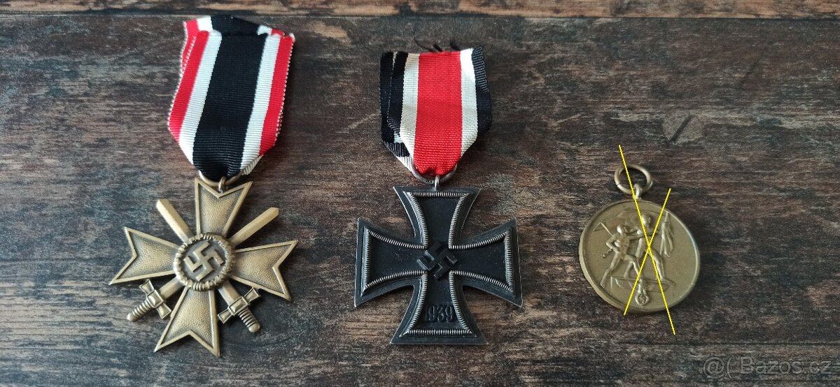 Medaile, vyznamenání, odznaky. - 4