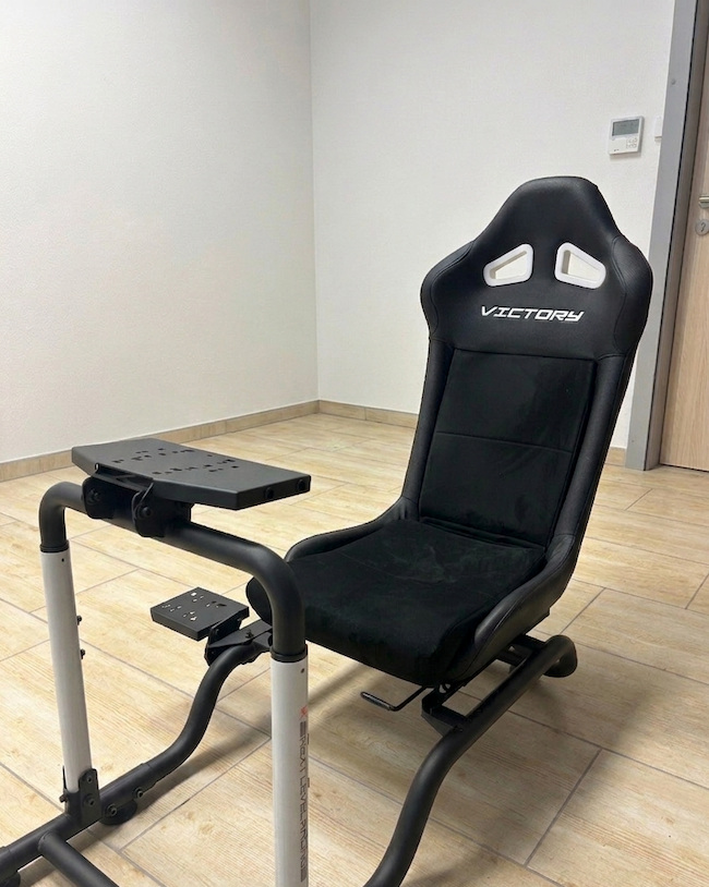 Herní volant Thrustmaster T598 + závodní sedačka Next Level - 4