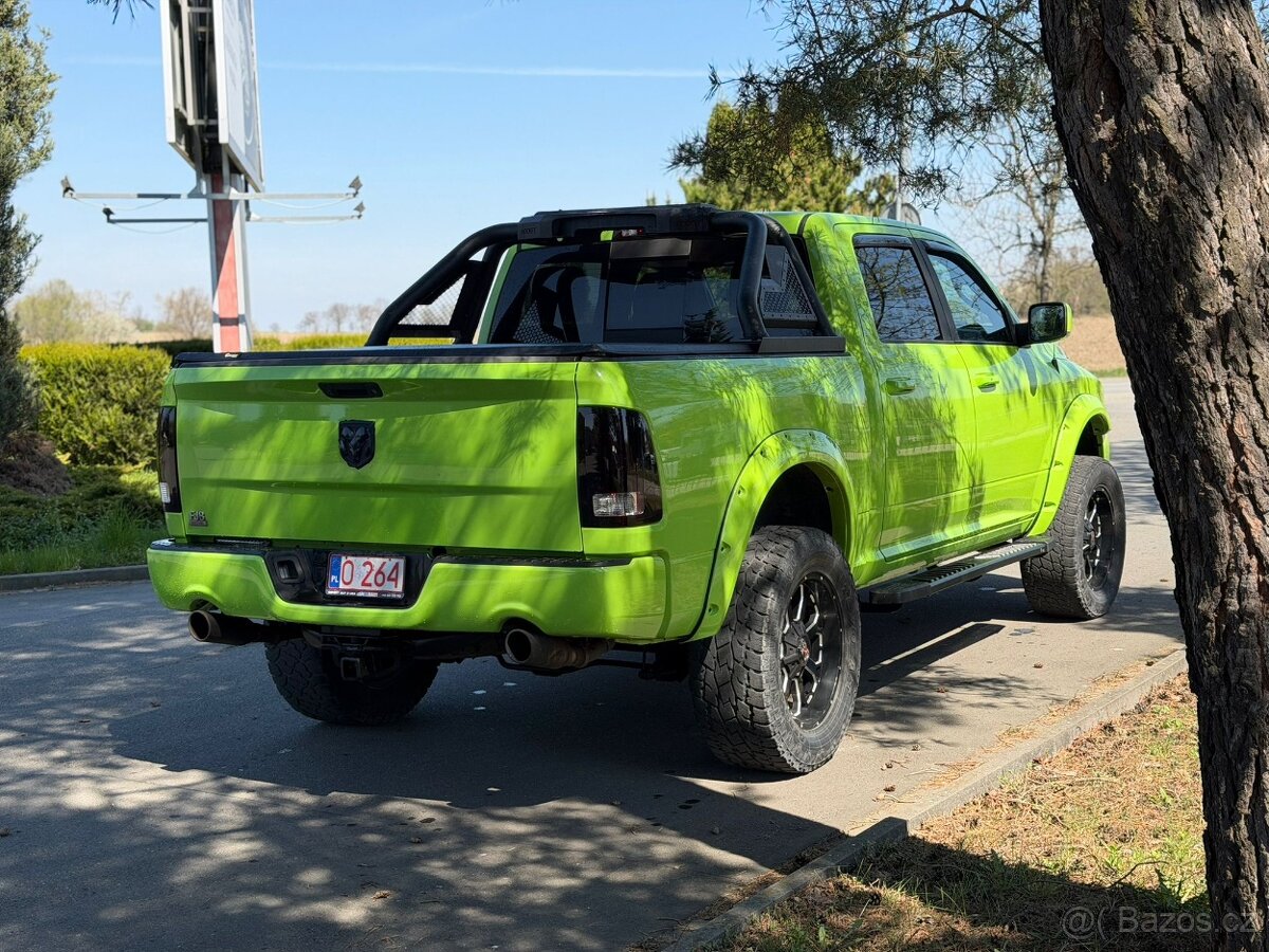 Dodge Ram Sport 2017 5.7 hemi 4x4 - 4