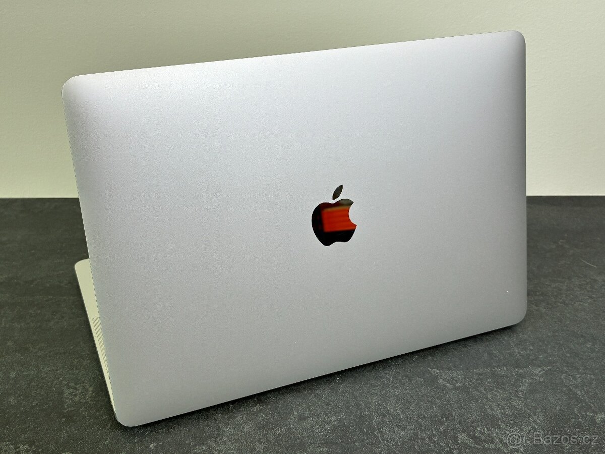 MacBook Pro 13'' 2017 / i5 / 8GB / 256GB SSD - DPH - 4